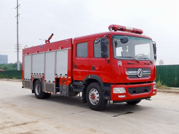東風(fēng)D9泡沫消防車(chē)