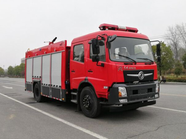 東風(fēng)6.5噸泡沫消防車(chē)